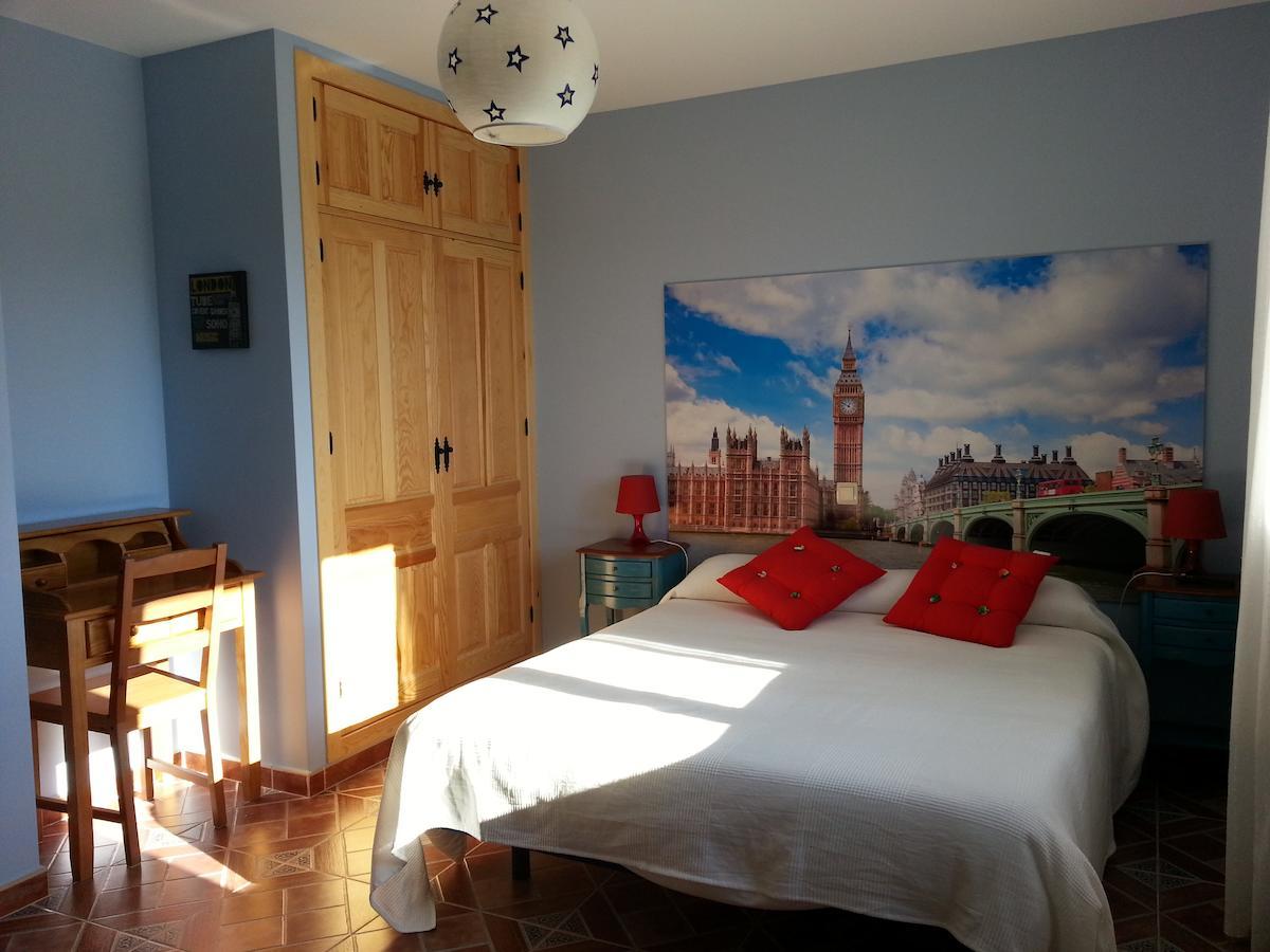 Hotel Rural La Casa Del Tio Telesforo Trescasas الغرفة الصورة